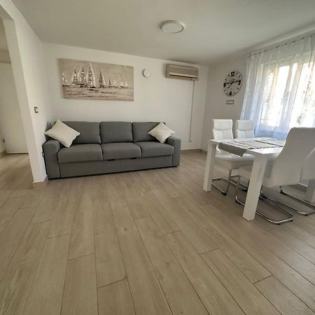 Apartments Vinse Near Rab Center 拉布 外观 照片