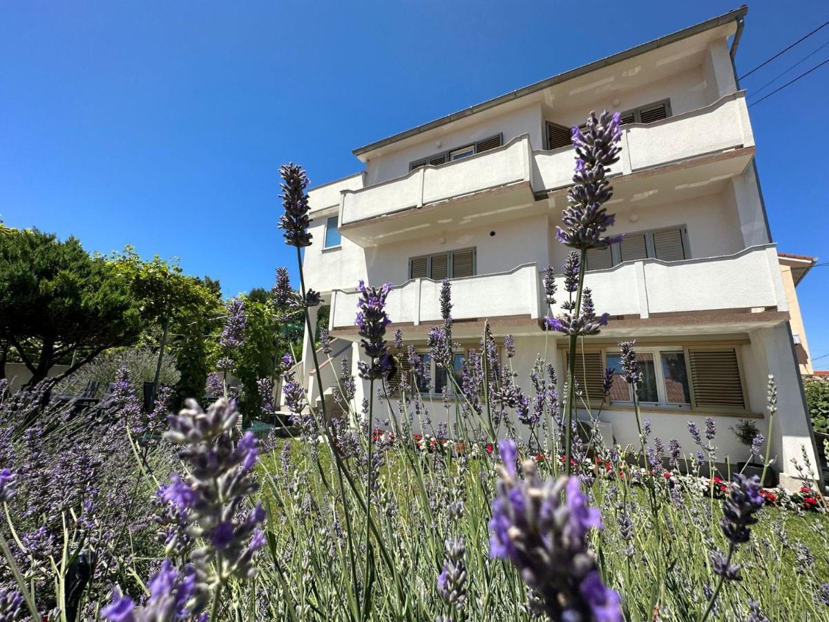 Apartments Vinse Near Rab Center 拉布 外观 照片