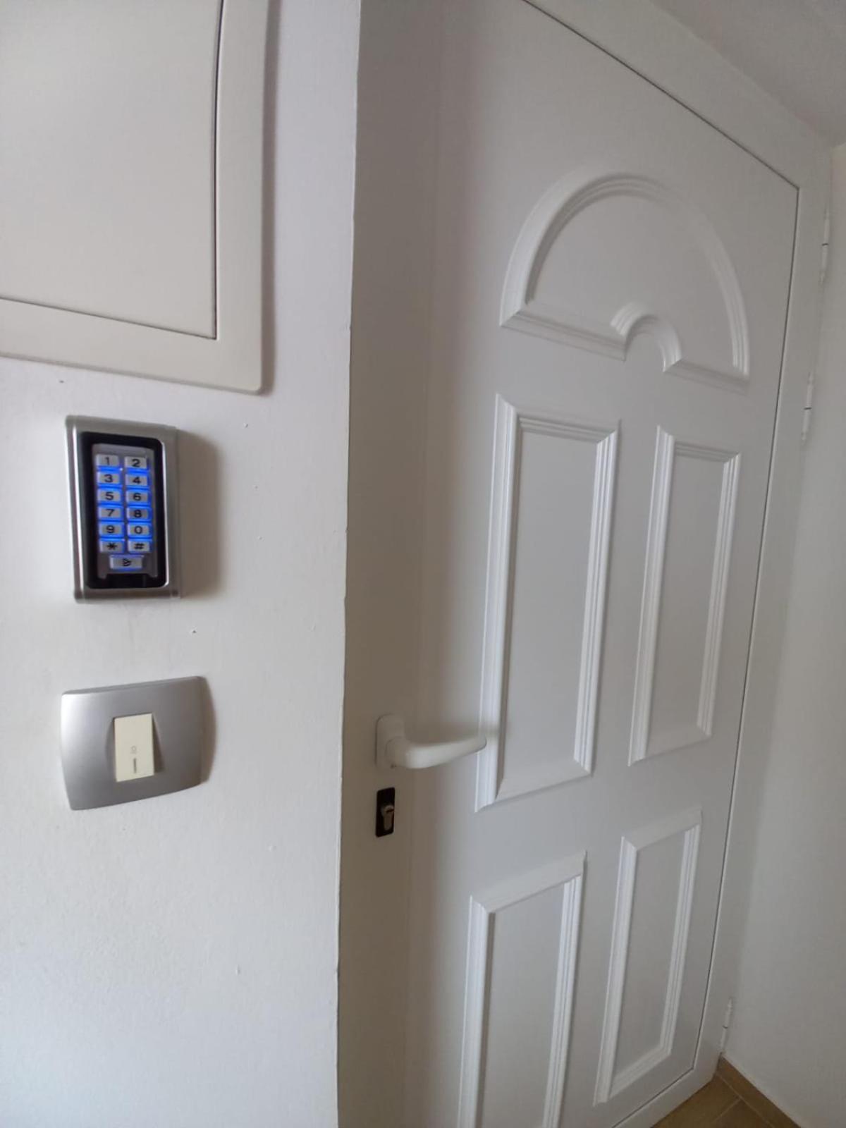 Apartments Vinse Near Rab Center 拉布 外观 照片